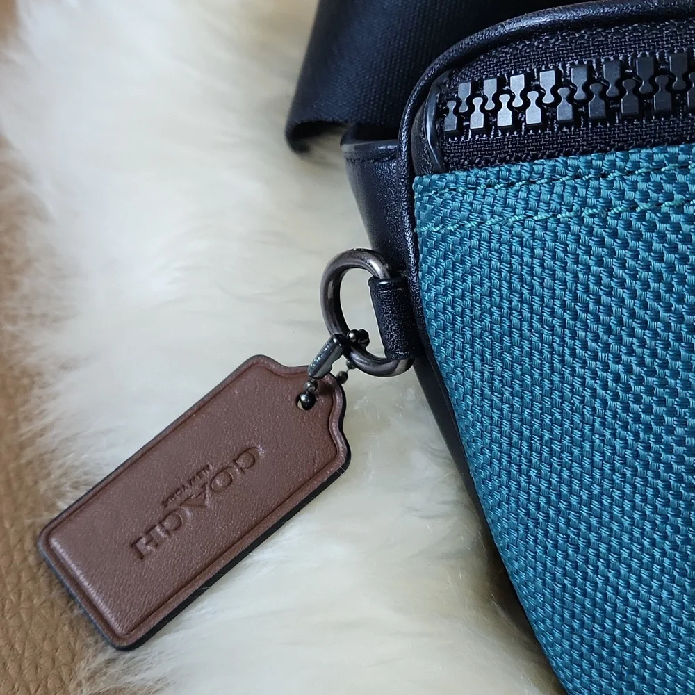 Gorgeous Coach Colorblock Terrain Belt Bag 🖤💜💚